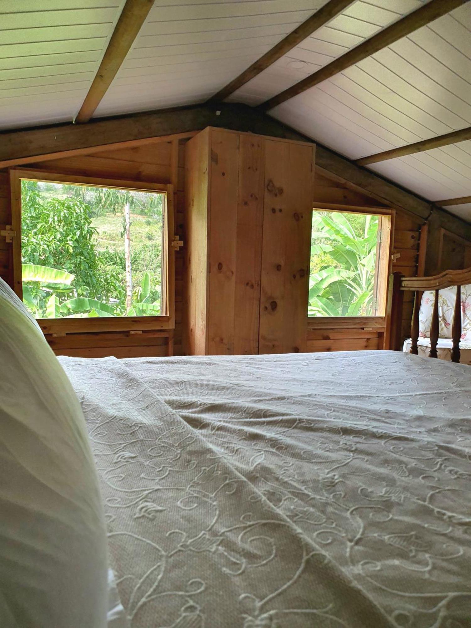Le Chalet, La Petite Ferme Vieux Grand Port Ngoại thất bức ảnh