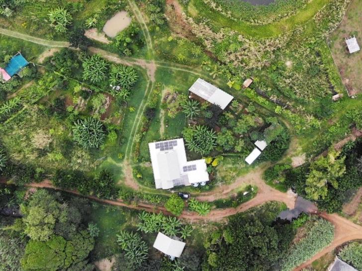 Le Chalet, La Petite Ferme Vieux Grand Port Ngoại thất bức ảnh